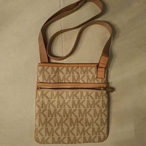 Michael kors crossbody bag